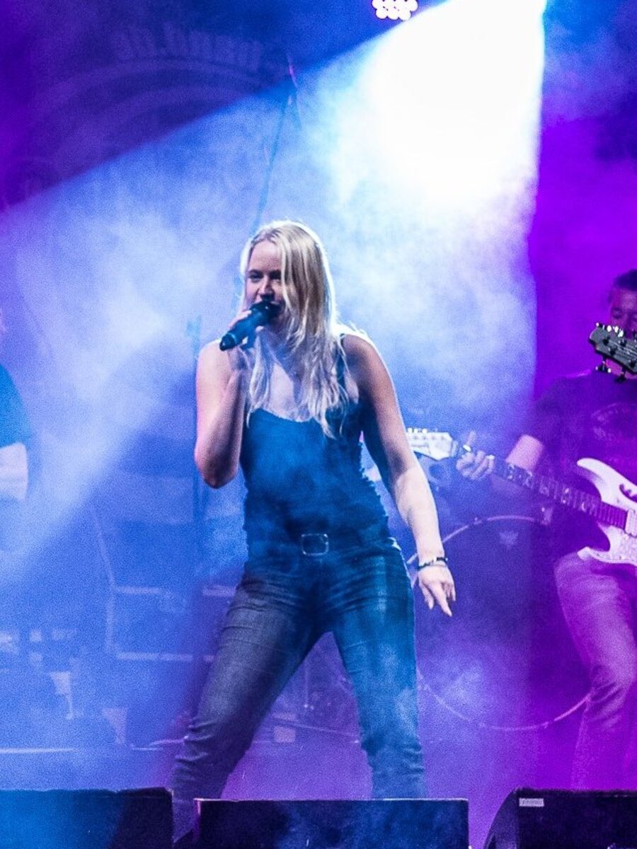 Live-Band auf der Bühne